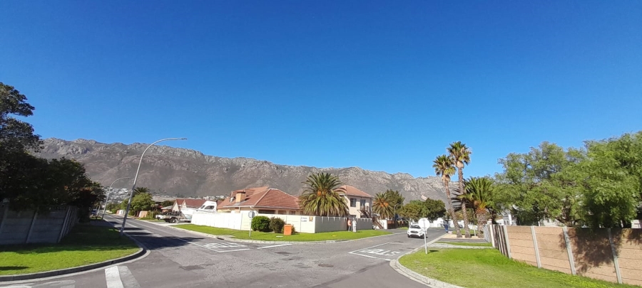 3 Bedroom Property for Sale in Dobson Western Cape